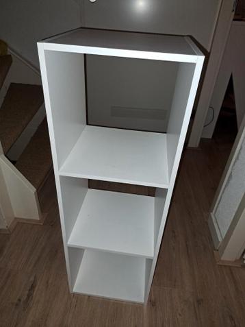 Gratis nette vakkenkast/boekenkastje 91x32x30 cm