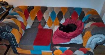 Gratis af te halen bank, zie omschrijving.