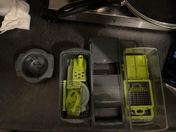 Multifunctionele groentesnijder met diverse opzetstukken