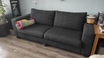 Gratis! Zwartgrijze stoffen bank 2.00m uitwasbare kussens