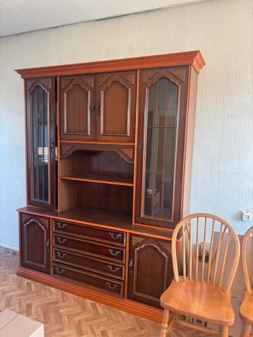 Mahonie houten kast met vitrine en lades