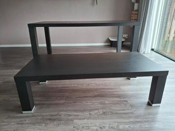 Eetkamertafel en salontafel, gratis af te halen.
