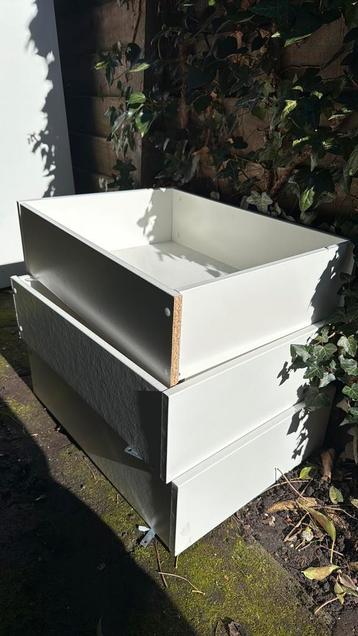 Moet vandaag weg. Gratis IKEA keukenkasten en lades