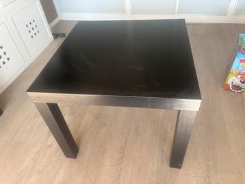 Ikea salontafel zwart met gebruikerssporen