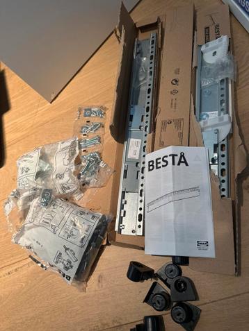 IKEA Besta Ophangsysteem en onderdelen - Gratis af te halen