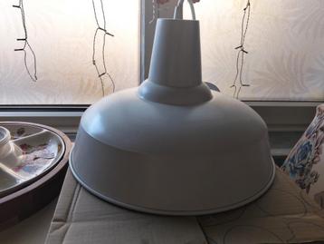 Witte hanglamp gratis