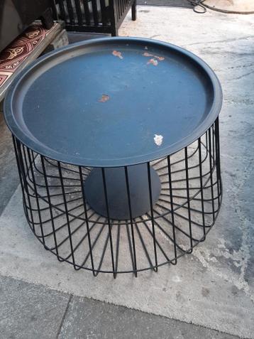 Zwart metalen bijzettafel met dienbladblad