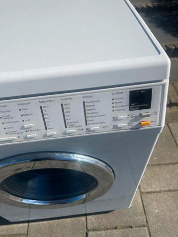 Miele SoftCare System W 5864 Wasmachine