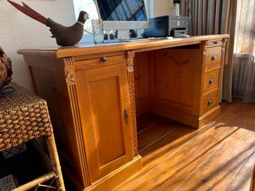 GRATIS NU OPHALEN Grenen bureau gedemonteerd Bussum