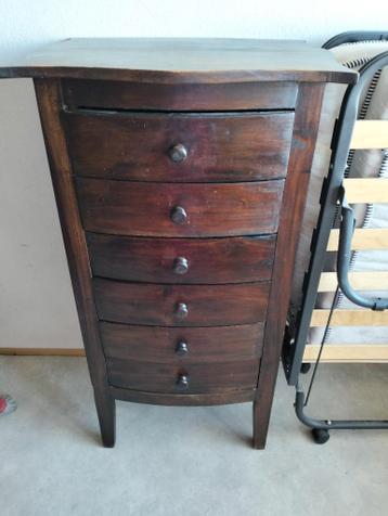 Houten kast koloniale stijl