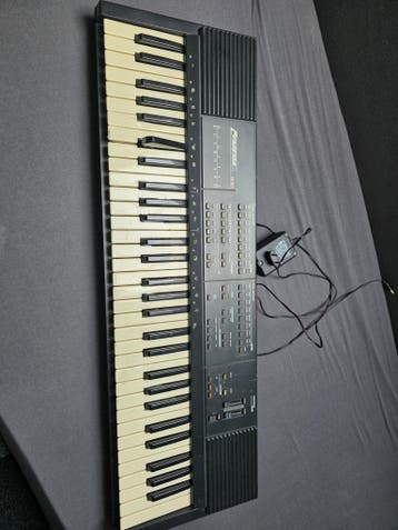 Elektronisch Piano/Keyboard - Goed Werkend met Veel Knoppen