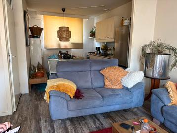 Comfortabele 2-zitsbank, en 2,5 zits blauw/grijs stof