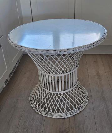Rotan bijzettafel