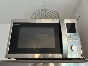 Sharp Combimagnetron - Zilverkleurig met Grill en Hete Lucht