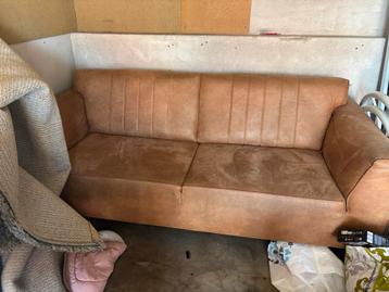 Gratis 2-zits bank met lichte verfvlekken