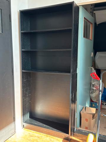 Gratis af te halen: Oude IKEA Billy kast (zwart)