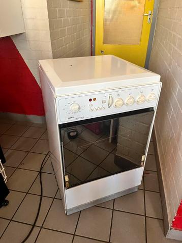 oven met gasfornuis oud ijzer oven stuk fornuis werkend