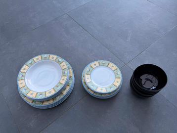 Gratis servies borden en kommen