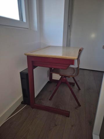 Vintage kinderbureau met stoel - rood/hout