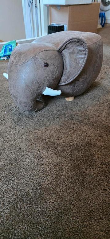 GRATIS Leuke Olifanten Poef - Kinderkrukje of Voetenbankje