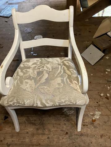Vintage Witte Stoel met gestoffeerde Zitting