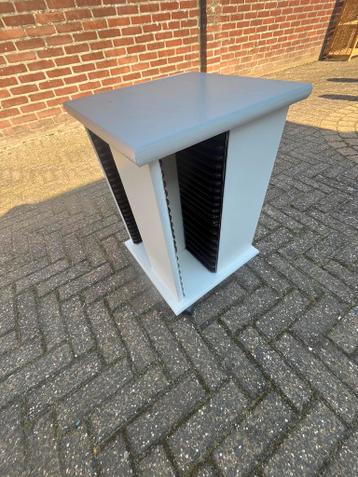 Gratis Cd kastje bijzettafeltje