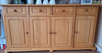 Set van 2 eiken kasten: dressoir en vitrinekast