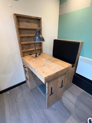 Unieke steigerhouten nageltafel met opbergruimte