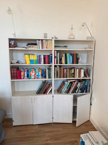 2 boekenkasten met of zonder boeken - gratis af te halen