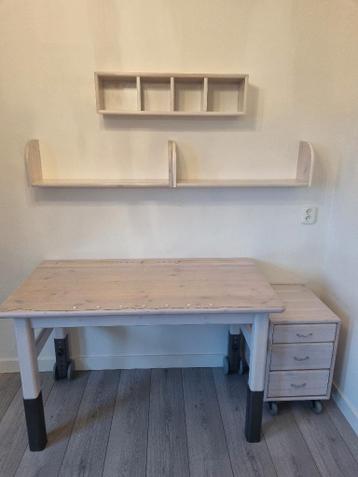 Bureau / tekentafel GRATIS OPHALEN