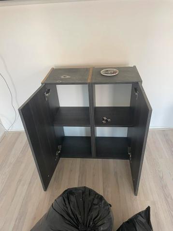 Kastje gebruikt op de badkamer. Nijmegen ophalen aub.