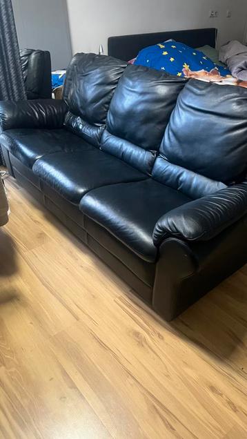 Ik geef een leren bank weg.