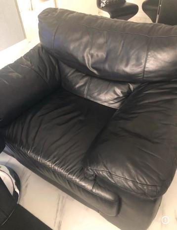 Gratis echt lerenbanken op te halen- merk GUESS