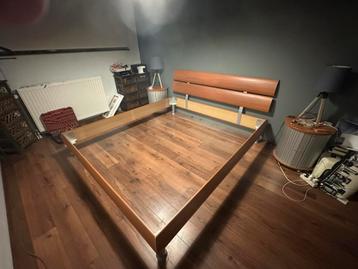 Bed 180-200 incl matras en topper