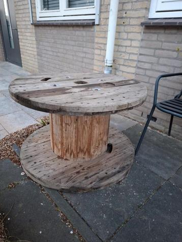 Robuuste houten kabelhaspel tafel - Uniek en duurzaam