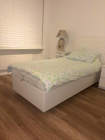 Eenpersoonsbed GRATIS afhalen zie beschrijving!