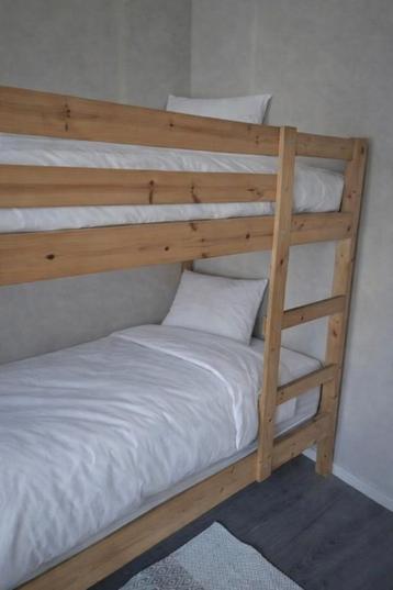 Stapelbed met eventueel gratis gebruikte matrassen