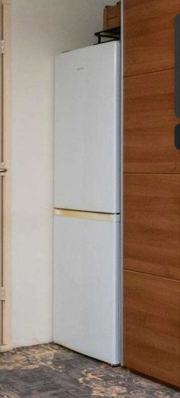 Koelkast met vriezer (UK stekker) - Gratis af te halen