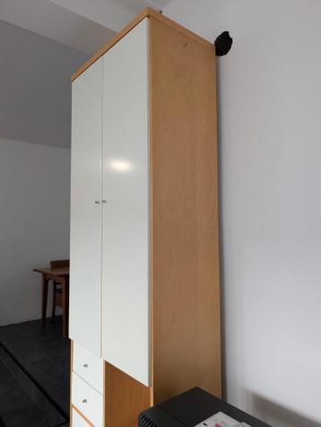 Superhandige kast (210x72x42) - Gratis af te halen