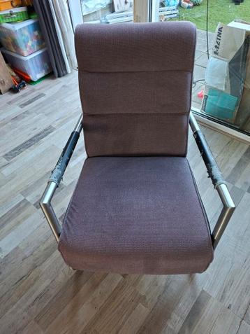 Gratis stoel met gebruikssporen, kan nog jaren mee!