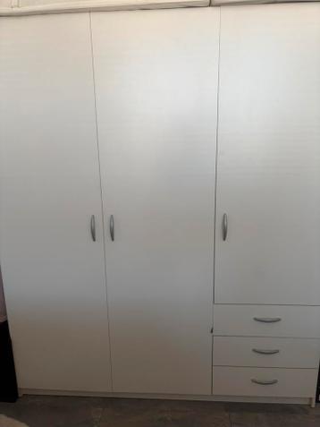 Kleding kast