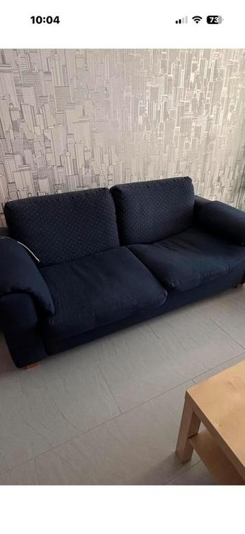 Gratis af te halen: Donker blauwe Gelderlander bankstellen!