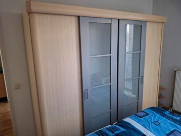 Kledingkast met hang- en leggedeelte