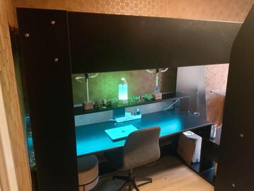 2x 1 persoons hoogslaper met bureau GRATIS