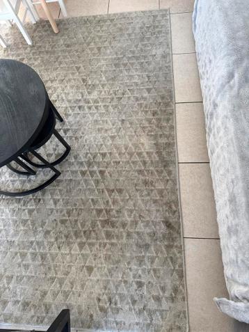 Gratis Vloerkleed met driehoekpatroon