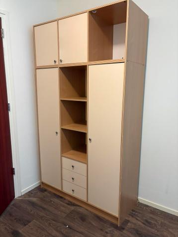 Kledingkast