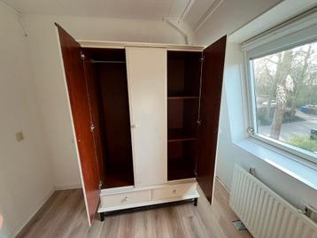 Hardhouten kledingkast