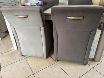4 x eetkamerstoel op wieltjes (gratis afhalen)