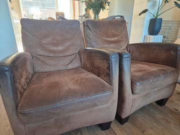 Gratis 2 nog nette leren fauteuils.