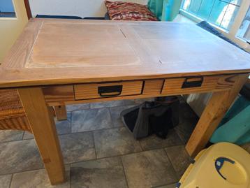 Eettafel met gebruikerssporen - 110x70x76 cm